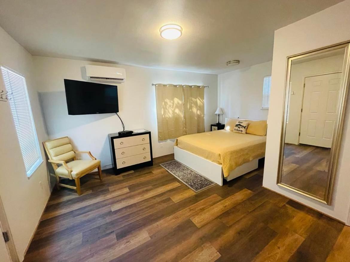 Riverfront Lodging Shady Cove المظهر الخارجي الصورة